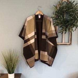 Woman’s one size fleece shawl